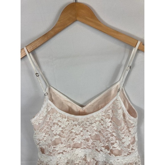 Abercombie & Fitch Lace V Neck Top Size Small - Picture 5 of 6